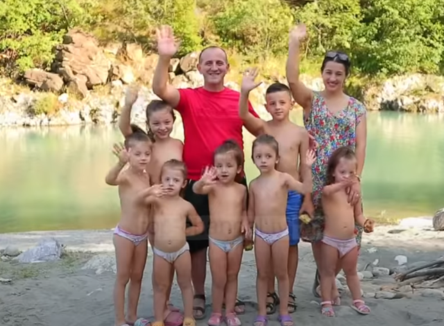 VIDEO MË E KLIKUAR NË 24 ORË/ Mbi 200 mijë view për “Borëbardhën me 7 fëmijë”
