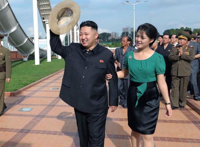 REZIDENCA, JAHTE, MAKINA…/ Jeta sekrete e Kim Jong Un, martesa me nxitësen e tifozeve