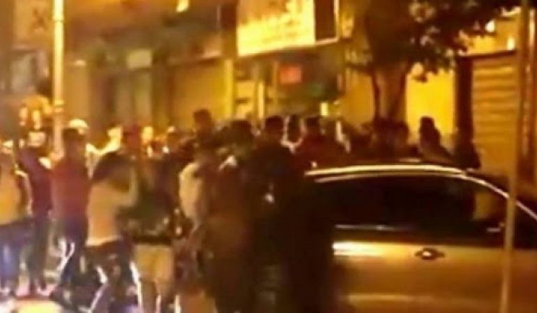 SHERR MASIV MES DISA PERSONAVE NË NJË LOKAL NË ELBASAN/ 7 përfundojnë në spital, një prej tyre rëndë