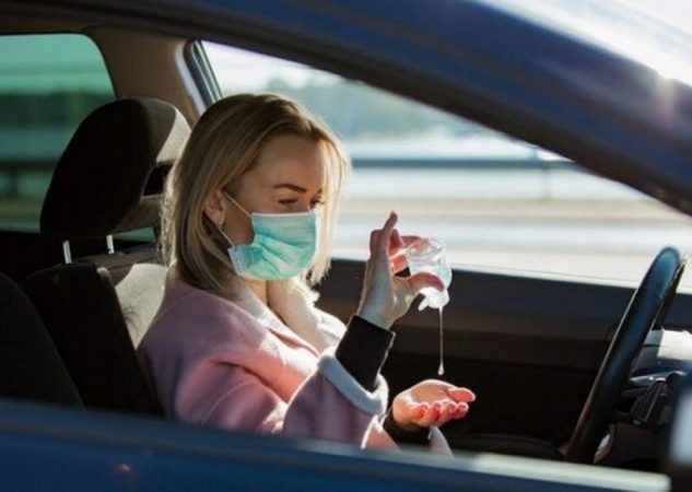 KUJDES! Dezinfektuesi që mbani në makinë, mund t’ju shkaktojë dëme serioze nëse…