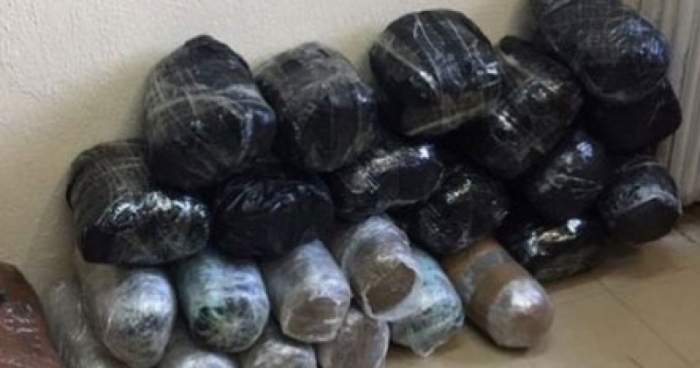 TENTUAN TË SHFRYTËZOJNË KAOSIN PËR TË KALUAR DROGË NË GREQI/ Sekuestrohen 21 kg kanabis në Gjirokastër, arrestohen 2 persona