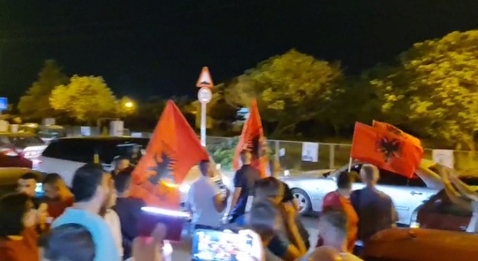 ZGJEDHJET/ Nis festa kuq e zi në Mal të Zi, shqiptarët fitojnë dy deputetë