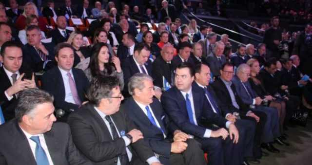 PD NDAHET MES PARTISË SË BERISHËS DHE ASAJ TË BASHËS/ Mbyllet faza e parë e votimit, dalin dy mijë kandidatë që duan të bëhen deputetë
