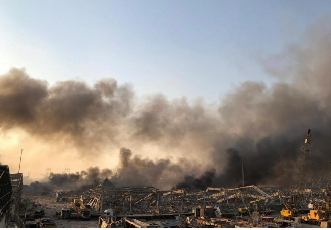 “KA NJERËZ TË PLAGOSUR PËRRETH”/ Mediat e huaja japin detaje për shpërthimin e fuqishëm në Bejrut