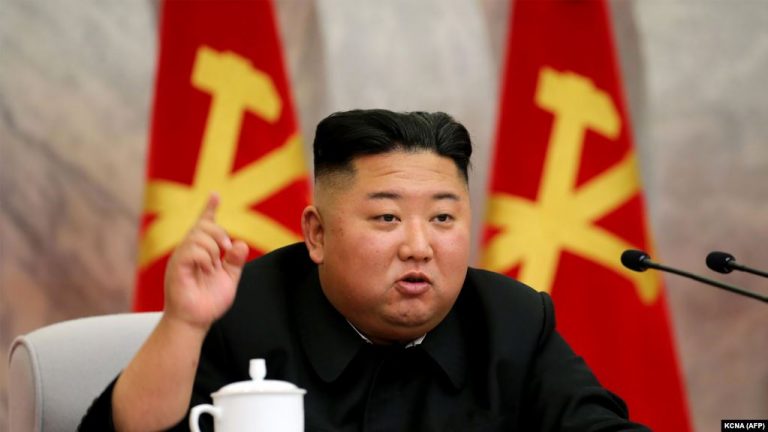 PARALAJMËRON KORONË E VERIUT/ Kim Jong-un: Kujdes nga rreziku mbi koronavirusin dhe tajfuni