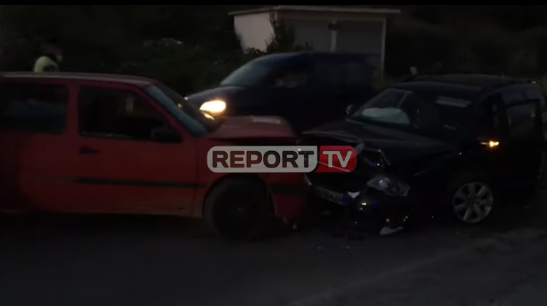 AKSIDENT NË AKSIN ELBASAN-LIBRAZHD/ Përplasen tre makina, mbeten të plagosur tre persona