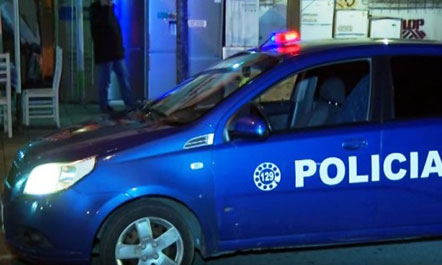 GRABITET KAMBISTI NË PRRENJAS/ Tre autorët i marrin çantën me 40 milionë lekë të vjetra, u larguan me motor