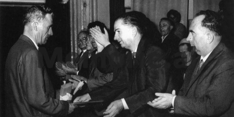 DOSSIER/ Letra sekret për Hysni Kapon: Ja çfar bënë arsimtarët e Llakatundit në Shkodër, me materialet e ndaluara të Ana Pavllovës dhe…