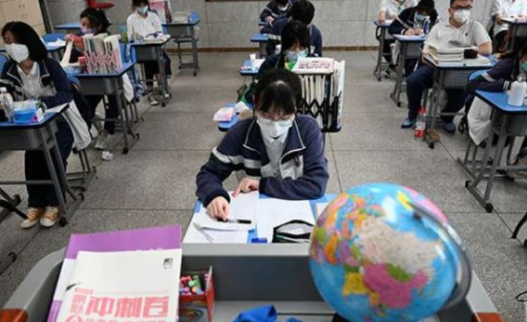 KORONAVIRUSI/ Pas pandemisë Kina po i rikthehet normalitetit, Wuhan hap shkollat