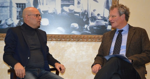 LARGOHET AMBASADORI I OSBE/ Ylli Manjani: Hajt udha e mbarë! Një virus më pak