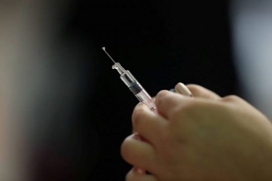 COVID-19/ Shqipëria po pret për vaksinën nga Covax dhe Polonia, do të jetë falas për popullatën