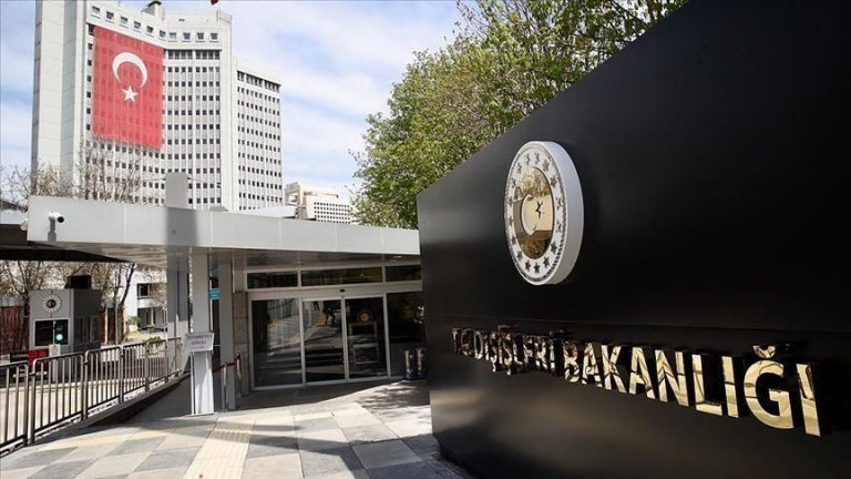 TENSIONET ME GREQINË/ Franca paralajmëroi vija të kuqe, reagon Turqia: Ka ardhur koha të përballemi me…