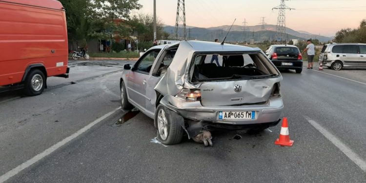 AKSIDENT I TREFISHTË NË ELBASAN/ Plagoset edhe një këmbësor