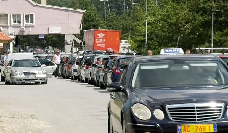 LAJME TË MIRA NGA KAKAVIJA/ Ministria greke e Shëndetësisë shton ekipet në kufi për marrjen e testeve