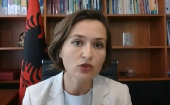 RIKTIMI NË SHKOLLA NË SHTATOR/ Shahini: Mësim me turne në grupe të vogla nxënësish…