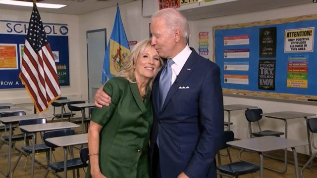 SHBA/ Demokratët zyrtarizojnë Joe Biden-in kandidat për president, urimi që mori nga Bill Clinton