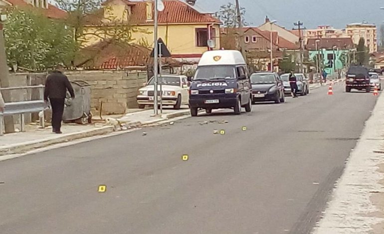 AKSIDENT NË POGRADEC/ Del nga rruga automjeti, plagoset rëndë një person