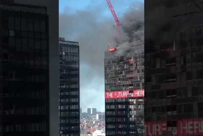 PANIK NË BRUKSEL/ Bie zjarr në katin e 27 të Kullës së Qendrës Botërore të Tregtisë (VIDEO)