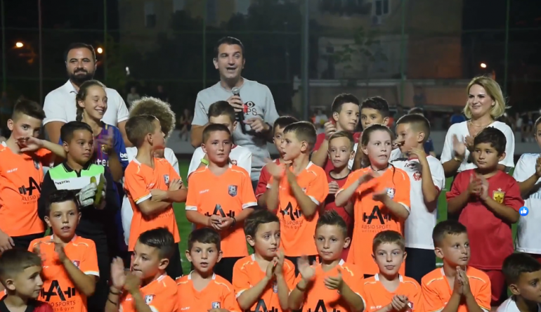 PËRURIMI/ Lapraka me fushë të re futbolli, Veliaj: Të gjithë thoshin do bëhet pallat, por këtu do rrisimkampionët e qytetit