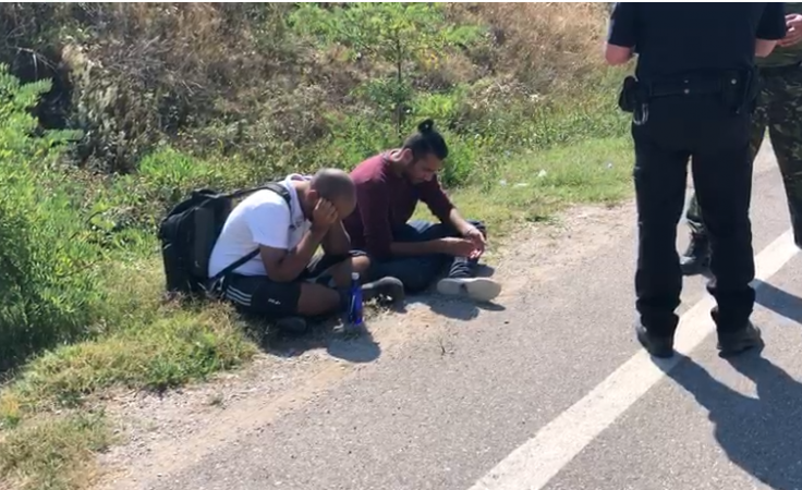 TENTUAN TË HYNIN NË SHQIPËRI ILEGALISHT/ FRONTEX kap dy emigrantë nga Lindja e Mesme