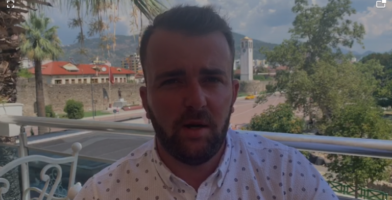 I VODHËN SHTËPINË 3 DITË PASI ERDHI NGA LONDRA/ Emigranti rrëfen ngjarjen: Hajdutët shkatërruan gjithçka, ja çfarë morën