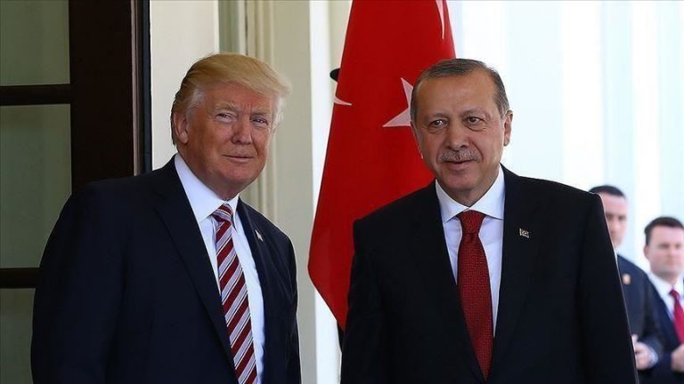 RRITJA E TENSIONEVE GREQI-TURQI/ Trump i shqetësuar, telefonon Erdogan dhe Mitsotakis