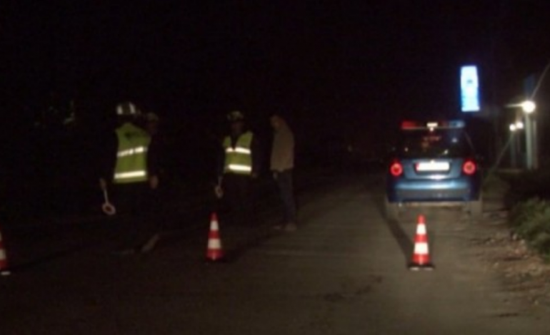 AKSIDENTI NË POGRADEC/ Pinë në lokalin e fshatit, dy të rinj të dehur me xhip rrokullisen për 100 metra (DETAJET)