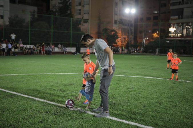 LAPRAKA ME FUSHË TË RE SPORTIVE/ Veliaj: E mbajtëm fjalën, së shpejti përfundojnë dy shkollat e reja