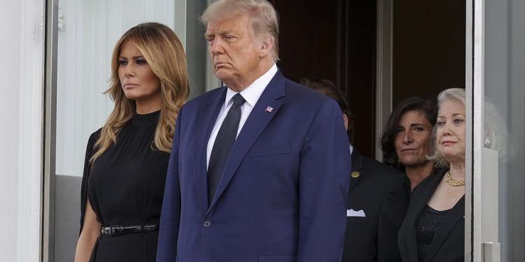 DALIN PAMJET/ Funerali i vëllait të Donald Trump, i pari në Shtëpinë e Bardhë pas vrasjes së Kennedy