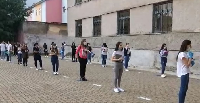 VITI I RI SHKOLLOR/ Drafti i MAS: Hiqen disa provime, si do të zhvillohet mësimi gjatë pandemisë