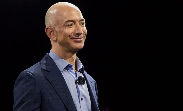 REKORDI I RI/ Pasuria e Jeff Bezos tashmë arrin vlerat maramendëse, 172 miliardë dollarë më shumë në bankë