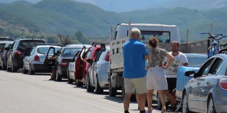 PUBLIKOHET LISTA/ Ja ku mund të udhëtojnë lirisht shqiptarët dhe ku kërkohet karantina e tamponi (NJOFTIMI I RËNDËSISHËM)
