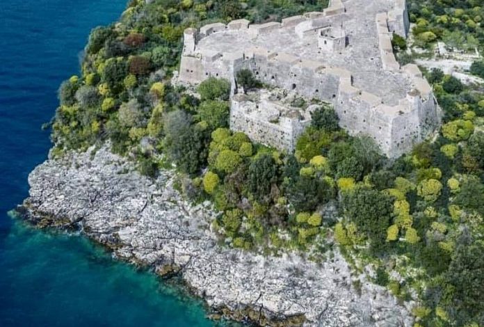 “BEAUTIFUL ALBANIA”/ Kalaja e Ali Pashës në Porto Palermo, destinacioni turistik mes detit dhe legjendës