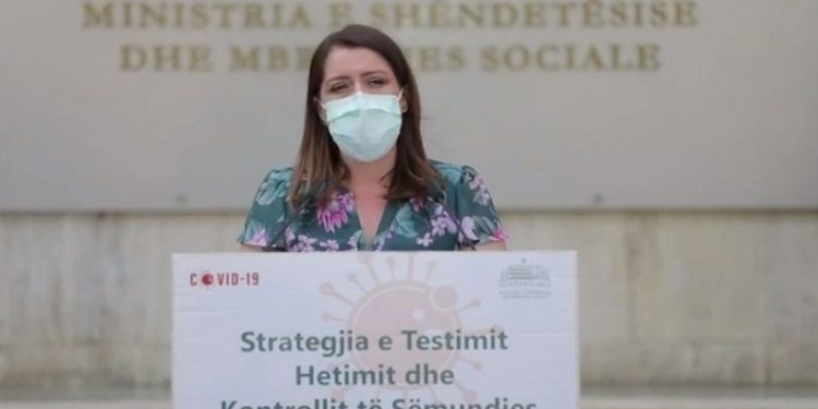PREZANTOHET STRATEGJIA VJESHTË-DIMËR PËR COVID-19/ Dyfishim të testimeve dhe rritje të vaksinave falas kundër gripit