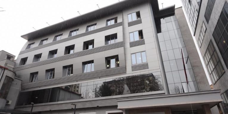 TESTET TEK PRIVATI/ Ministria zbardh kriteret. 10 kushtet për laboratorët jo-publike për Covid, rezultatet vetëm vlerë administrative