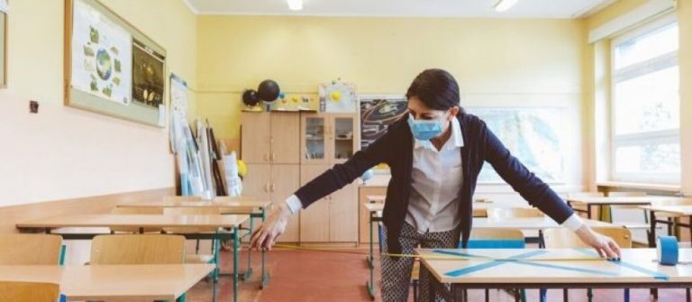 SITUATA ME COVID-19/ Miratohet në Komitetin Teknik të Ekspertëve, ja udhëzuesi për rihapjen e shkollave në Shqipëri në kushte pandemie