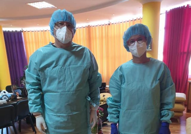 OBSH VIZITON SPITALIN COVID-2/ Drejtoresha merr informacione të hollësishme mbi menaxhimin e rasteve me koronavirus