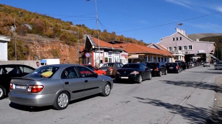 MBYLLET PËR SOT DOGANA GREKE NË KAPSHTICË/ Pala shqiptare: U plotësua kuota prej 300 personash në ditë