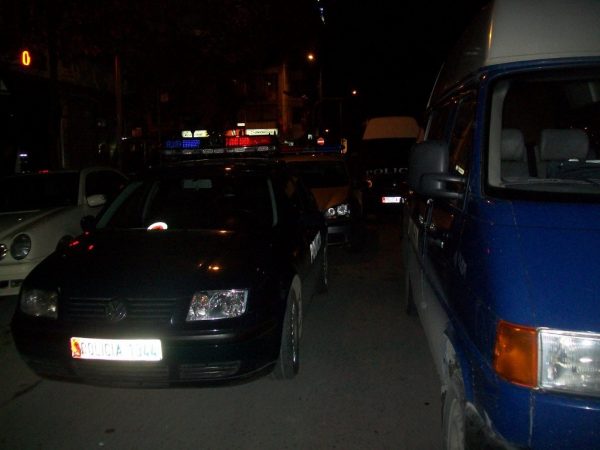 NDODH NË ERSEKË/ Sherr me thika mes kushërinjve, plagoset një prej tyre. Një grua përplaset me makinë