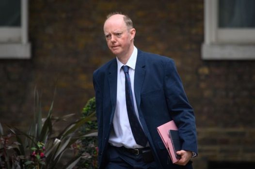 PANDEMIA/ Profesori epidemiolog britanik: Mungesa në shkollë më e rrezikshme se COVID-19 për fëmijët. Virusi do të jetë sfidë edhe për të paktën 9 muaj
