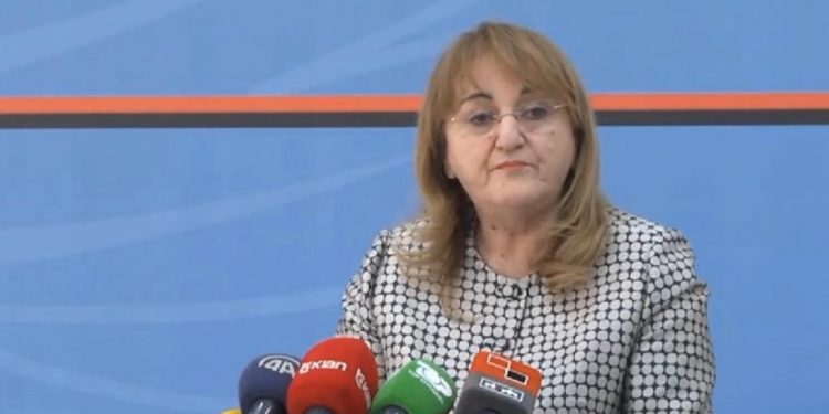 COVID-19/ Pse qeveria po vonon në blerjen e vaksinës anti-Covid? Ja çfarë thotë Rakacolli
