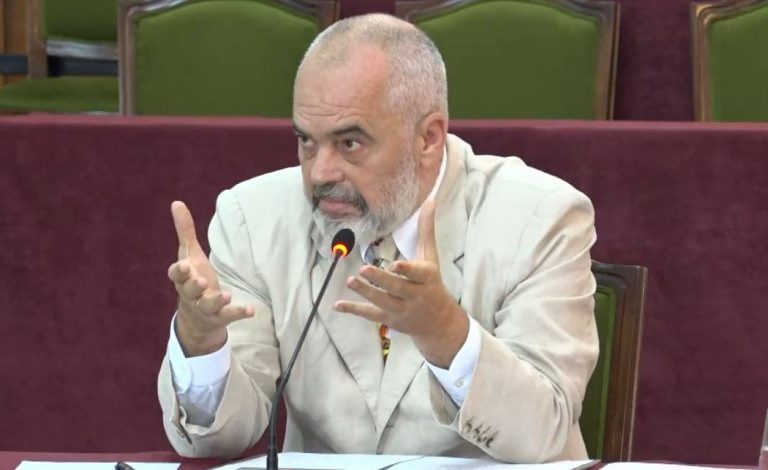 “NËSE NUK PAGUAN TË ÇOJNË NË…”/ Rama i përgjigjet qytetares për Urgjencën e QSUT: Akuzën bëje konkrete me emër dhe mbiemër