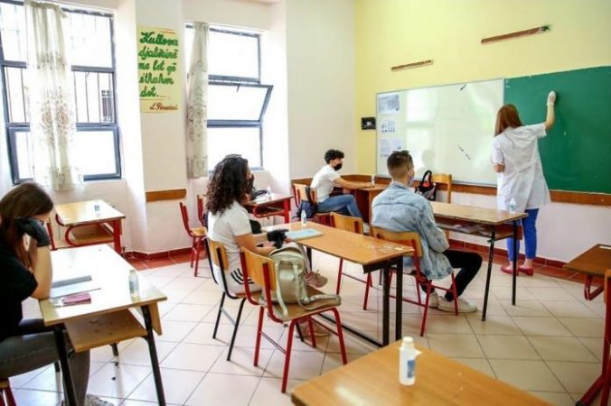 FILLIMI I VITIT SHKOLLOR/ Besa Shahini jep detaje dhe i përgjigjet pyetjeve që shqetësojnë nxënësit