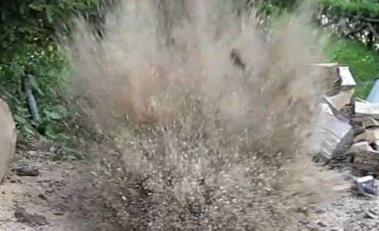 SHPËRTHIMI I GRANATËS NË GRAMSH/ Humbi jetën një mitur dhe u plagos një tjetër, çfarë dyshon policia (DETAJET)