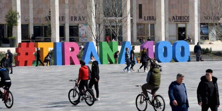 TË HUAJT ZGJEDHIN TIRANËN PËR BIZNES/ Ja cilat aktivitete dominojnë në kryeqytet