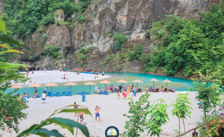 NJË MREKULLI E NATYRËS/ Si po kthehet Lumi i Shalës në një destinacion të rëndësishëm turistik