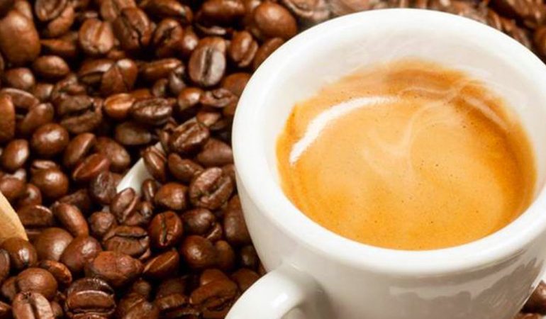 KENI PROBLEME ME ZEMRËN? Këto janë 4 pijet e shëndetshme që duhet të pini çdo ditë