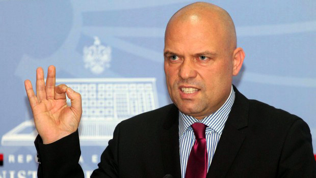 HABIT Ylli Manjani: S’jam politikan por elektron i lirë, ia kam “kërcitur” Ramës, Metës, Bashës e Monikës. Prandaj, ku ti keni ato…