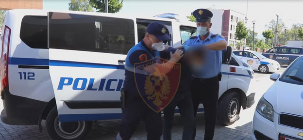 QËLLOI ME ARMË ZJARRI PARKINGUN E NJË KOMPLEKSI NË TIRANË/ Policia zbardh ngjarjen, arrestohet i riu (EMRI)