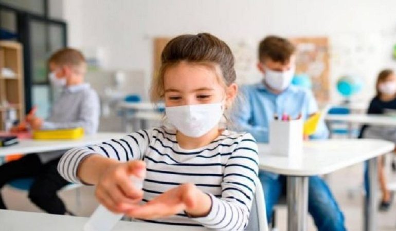 “NUK JANË TË MBROJTUR NGA VIRUSI”/ Fëmijët janë shpërndarës të heshtur të COVID-19